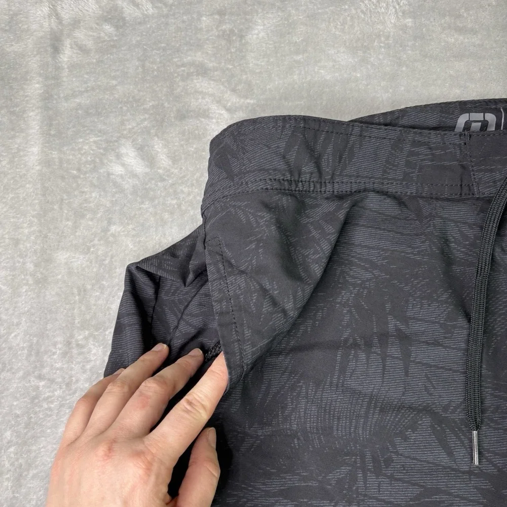 Travis Matthew Board Shorts Mens 42 Black Palm Tree Swim Trunks Zipper Pocket - Picture 13 of 14